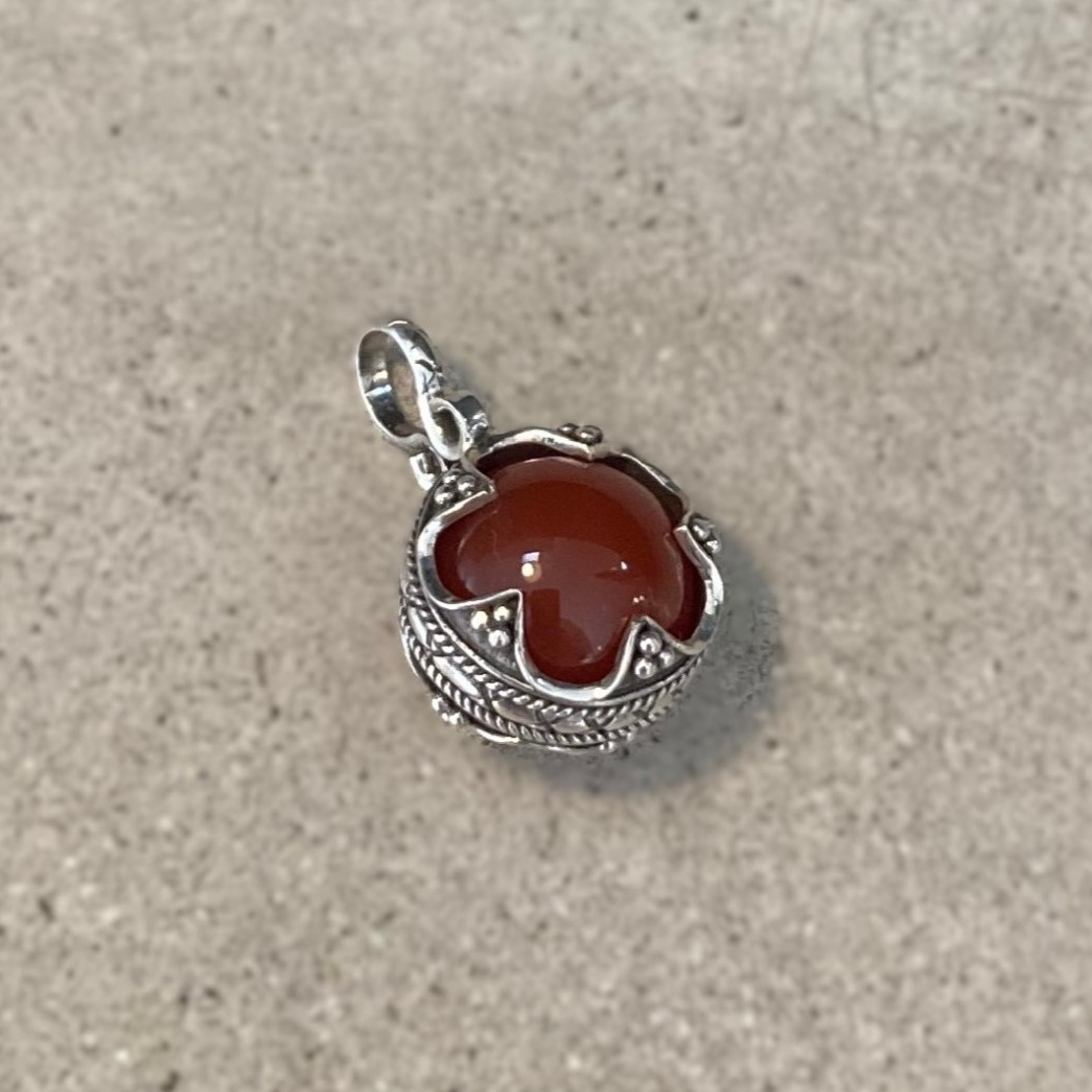 Hänge Fröjelkula Karneol Silver